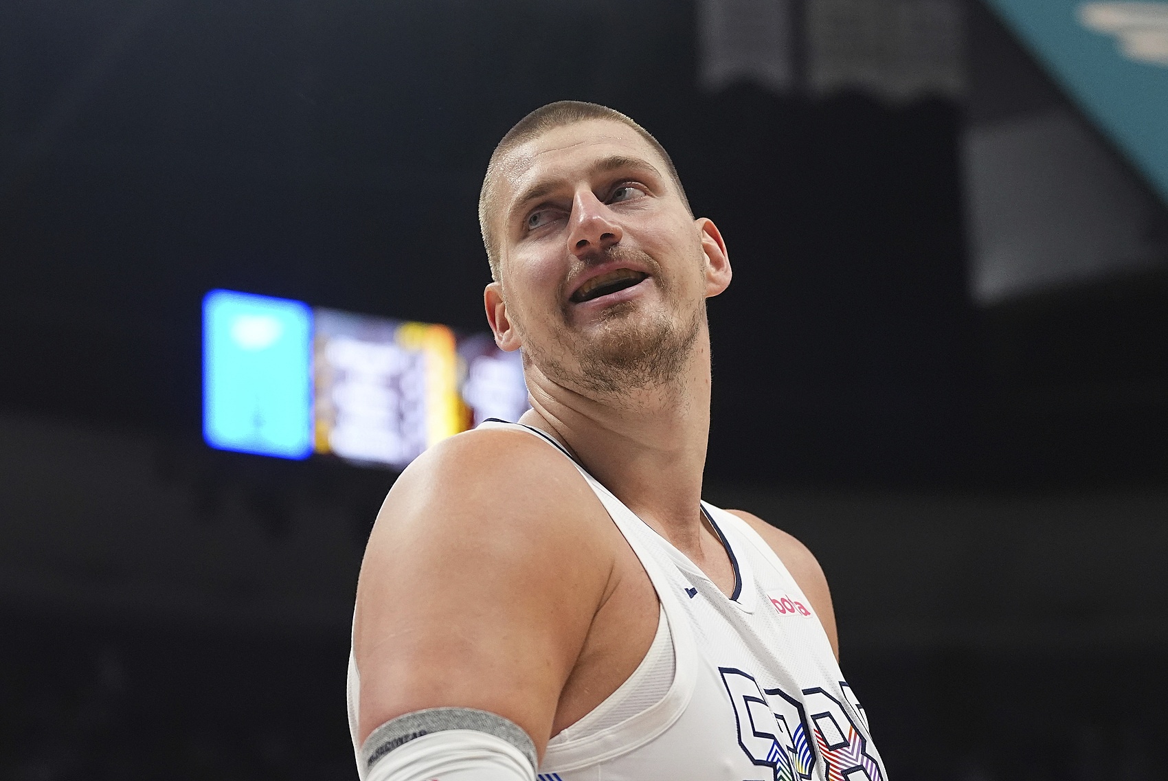 放弃3亿？表兄弟：乔基奇几乎选择退休 然后再续签其最高工资合同 他疯了